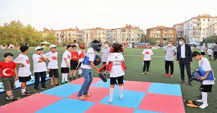 Çocuklar 30 Ağustos'u coşkuyla kutladı  