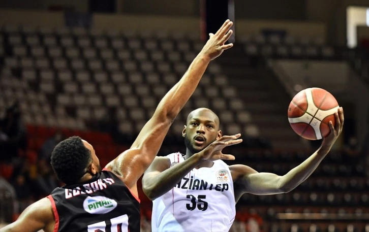 Gaziantep Basketbol evinde Pınar Karşıyaka’ya 76-67 yenildi.