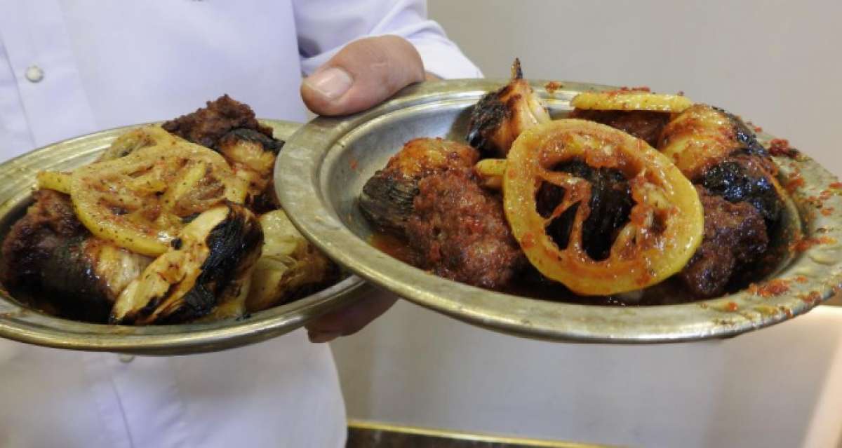 Gaziantep'in vazgeçilmez lezzeti sarımsak kebabı