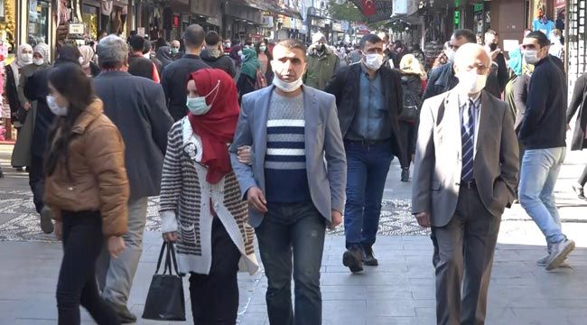 Gaziantepliler yeni yasaklara rağmen dışarıda