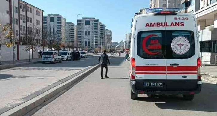 Gaziantep’te bıçaklı sopalı kavga: 4 yaralı