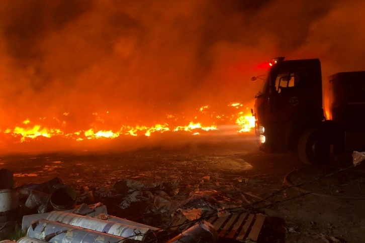 Gaziantep’te boş arazide çıkan yangın korkuttu