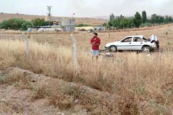 Gaziantep’te yoldan çıkan otomobil tarlaya uçtu: 1 yaralı