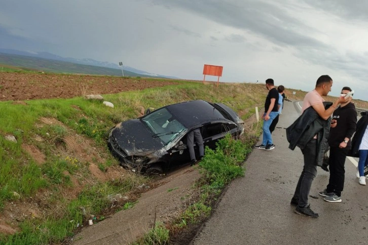 Gemerek’te zincirleme trafik kazası: 6 yaralı