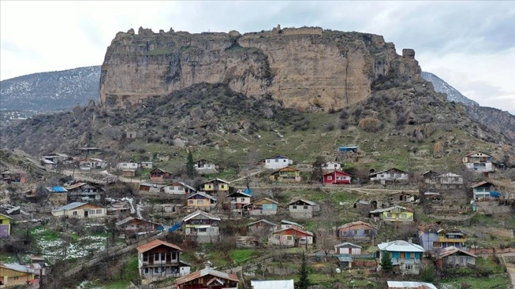 Gevhernik Kalesi'nde Orta Çağ ve Osmanlı eserlerinin izi sürülecek