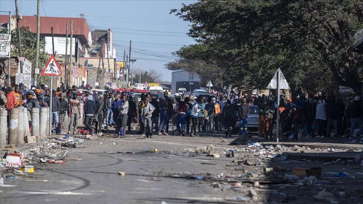 Güney Afrika'da eski Cumhurbaşkanı Zuma'nın hapsedilmesi ile başlayan şiddet olayları 10.