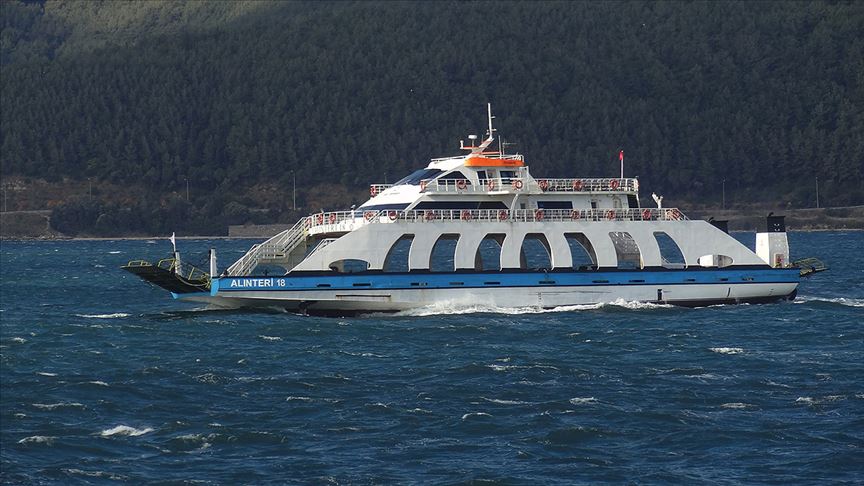 Güney Marmara’da feribot seferlerine fırtına engeli