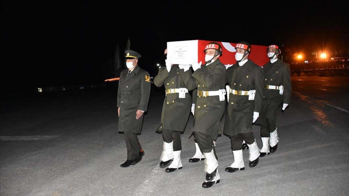 Hakkari'de dereye düşerek şehit olan asker için tören düzenlendi