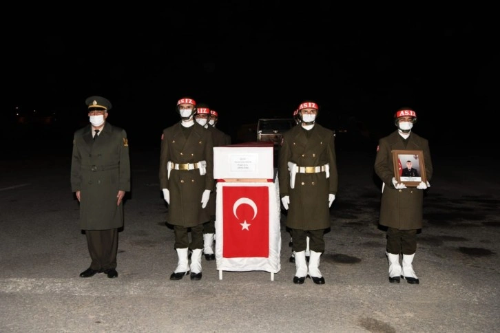 Hakkari’de Şehit Piyade Uzman Çavuş Çalışkan için tören düzenledi