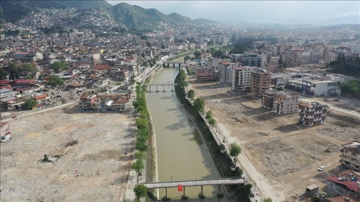 Hatay'da, depremde yıkılan binalara ilişkin soruşturmalarda 58 kişi tutuklandı