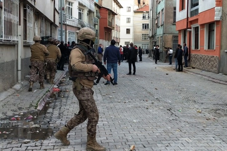 Havaya rastgele ateş etti, özel harekat polisi yakaladı