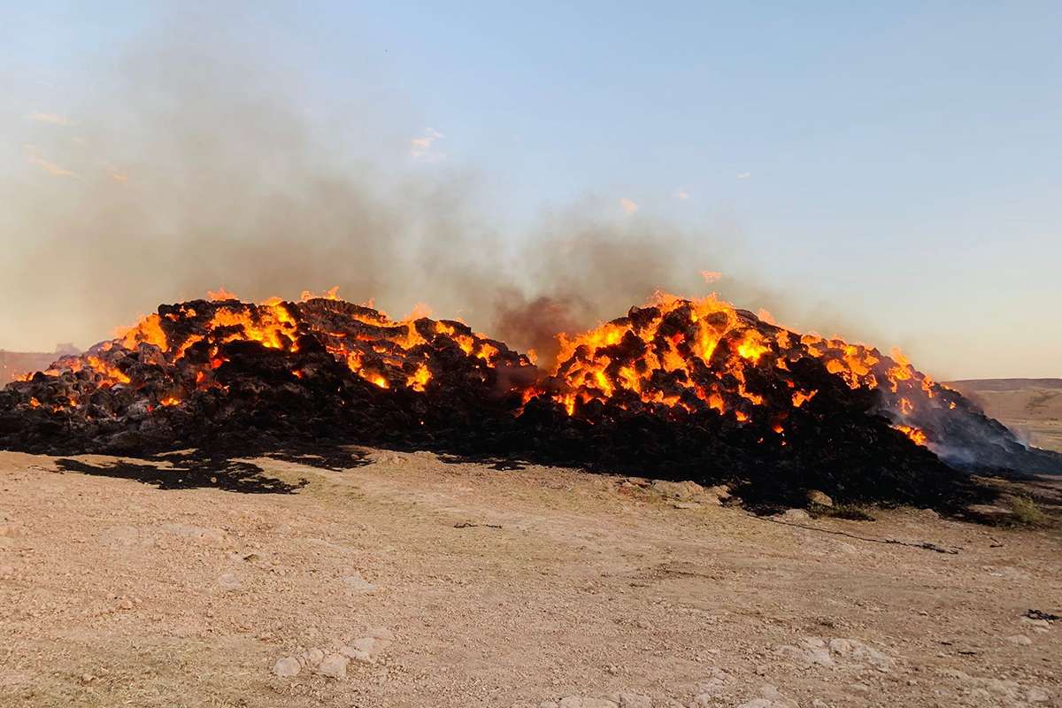 Haymana'da 5 bin balya saman yanarak kül oldu