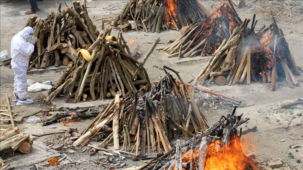 Hindistan'da Kovid-19 salgınında bugüne kadarki en yüksek günlük can kaybı sayısı kaydedildi