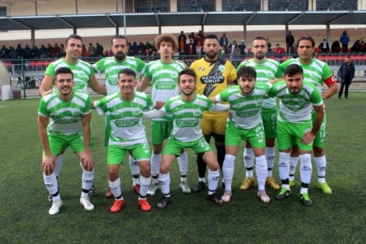 HY Grup Yavuzelispor deplasmanda oynadığı Sanayi Esnafspor'u 1-0 yendi