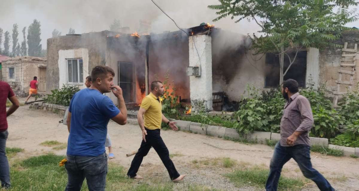 Iğdır'da korkutan ev yangını