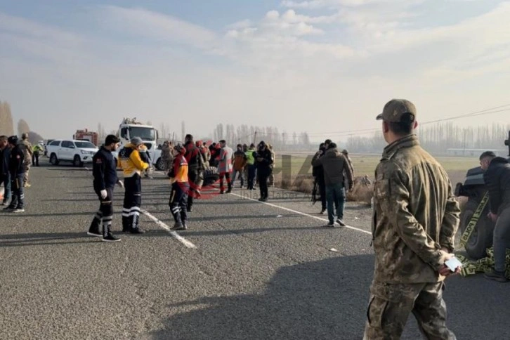 Iğdır'da zırhlı askeri araç devrildi: 12 asker yaralı