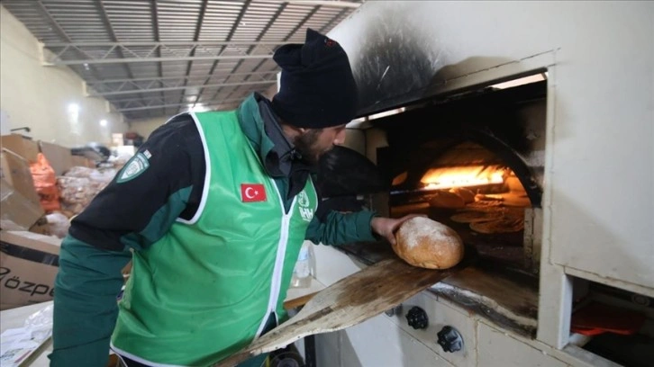 İHH deprem bölgesinde 1 milyondan fazla sıcak yemek dağıttı