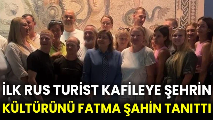 İlk Rus turist kafileye şehrin kültürünü Fatma Şahin tanıttı