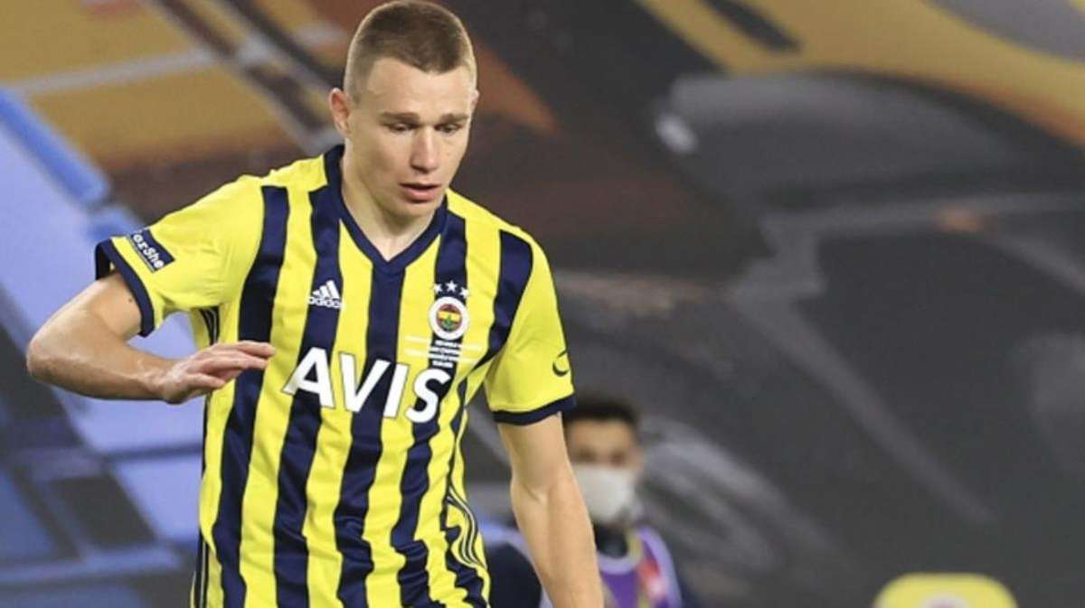 İngiliz basını, Leicester'ın Atilla Szalai için Fenerbahçe'ye teklif yaptığını duyurdu