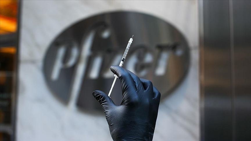 İngiltere'de Pfizer'in BioNTech'le geliştirdiği Kovid-19 aşısı 8 Aralık'ta yapıl