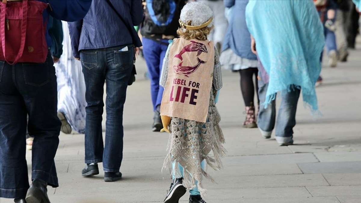 İngiltere'de yaklaşık 10 bin bakıma muhtaç çocuk 'güvenli olmayan' yerlerde yaşıyor