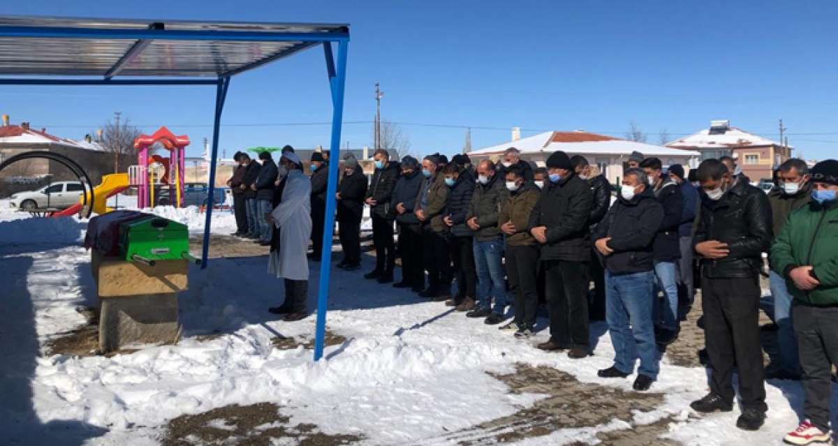 İş arkadaşı tarafından öldürülen kadın Kayseri'de toprağa verildi