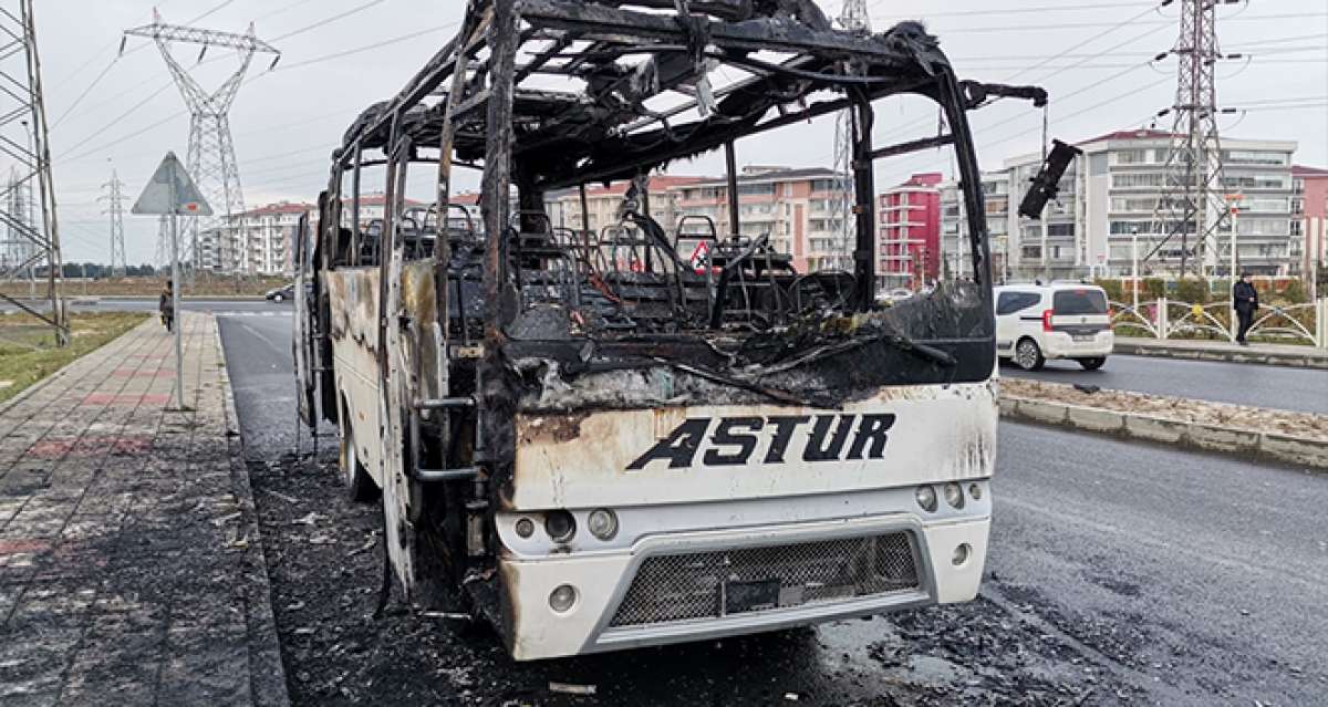 İşçi servisi alevlere teslim oldu, faciadan dönüldü