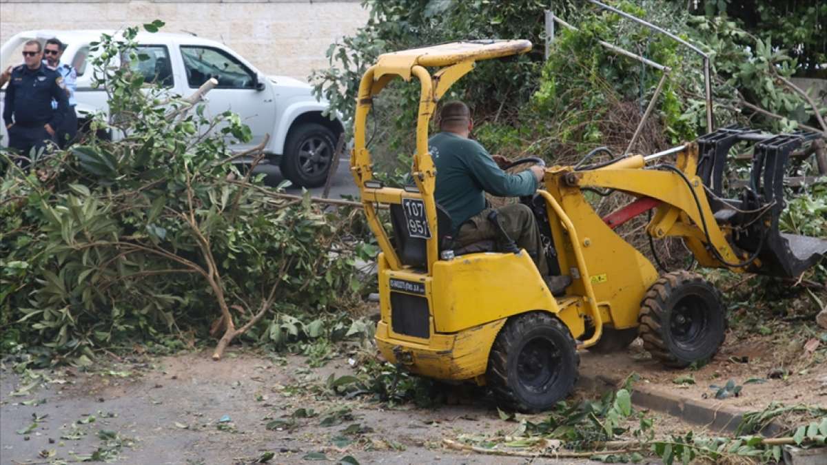 İsrail askerleri, Batı Şeria'daki ormanlık alanda binlerce ağacı itlaf etti