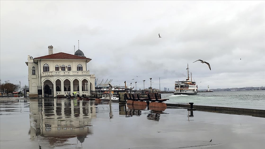 İstanbul sokaklarında kısıtlama sessizliği hakim