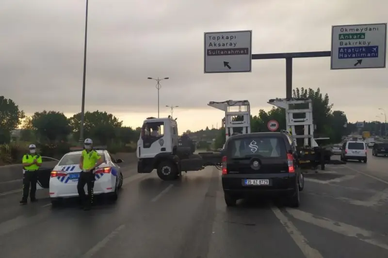 İstanbul'da 30 Ağustos Zafer Bayramı nedeniyle Vatan Caddesi trafiğe kapatıldı