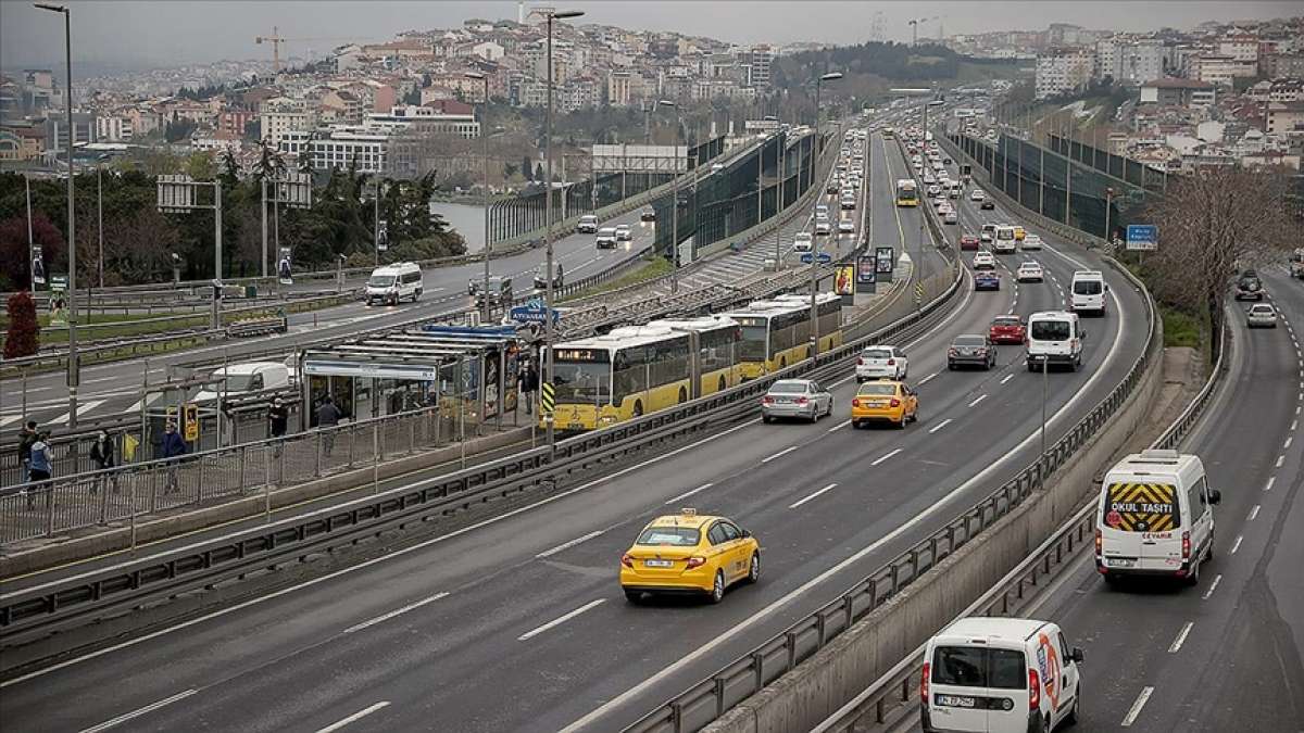 İstanbul'da haftanın ilk iş gününde trafik sakin seyrediyor