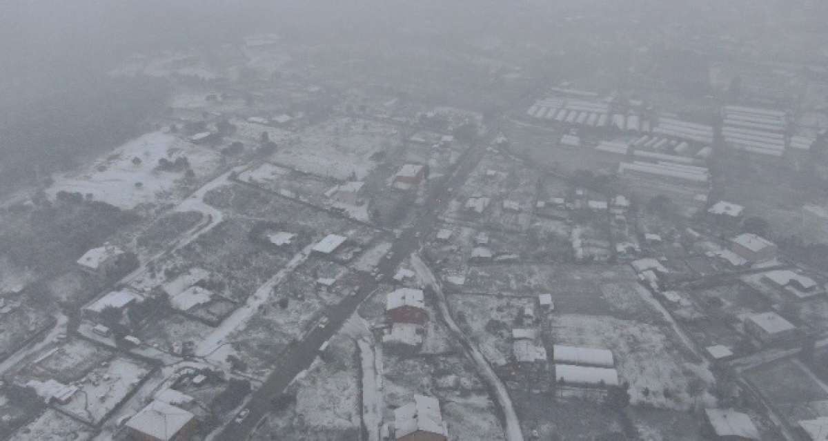 İstanbul'da kar yağışı havadan görüntülendi