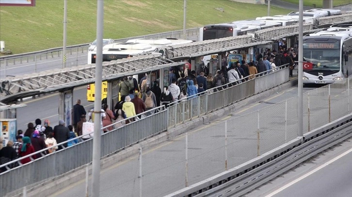 İstanbul'da toplu ulaşımda yoğunluk yaşanıyor