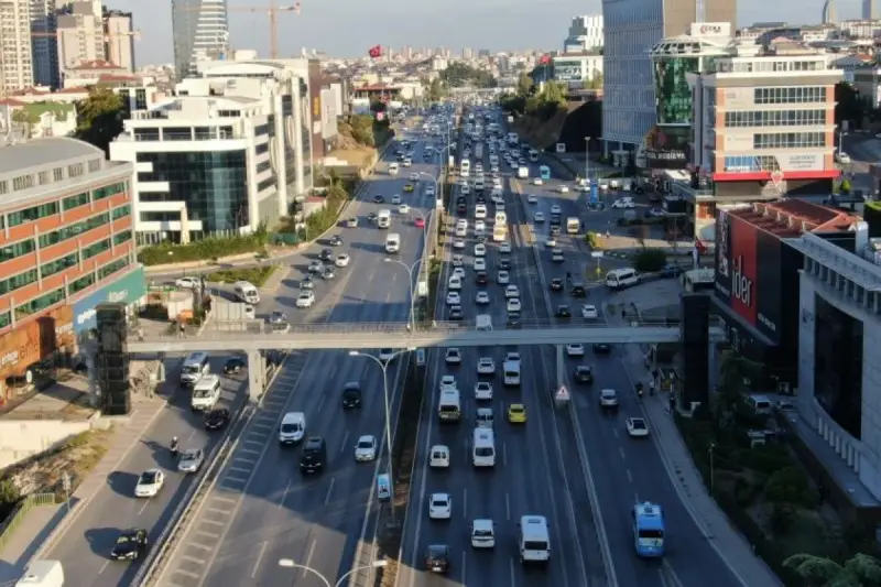 İstanbul’da trafik mesaisi başladı, yoğunluk yüzde 65‘i gördü