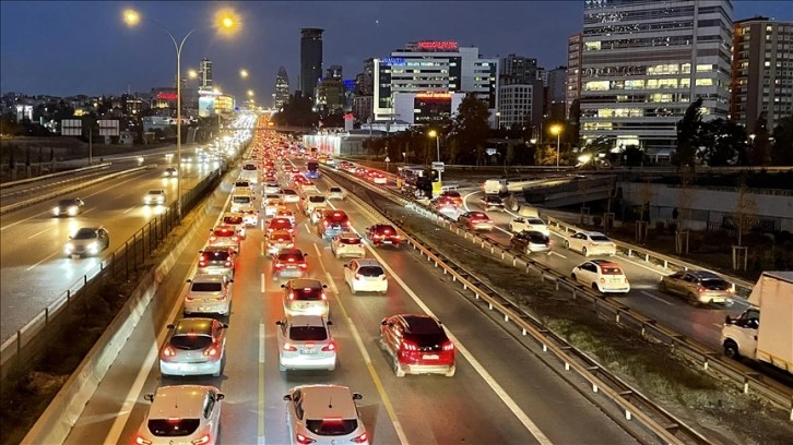 İstanbul'da trafik yoğunluğu yüzde 90'a ulaştı