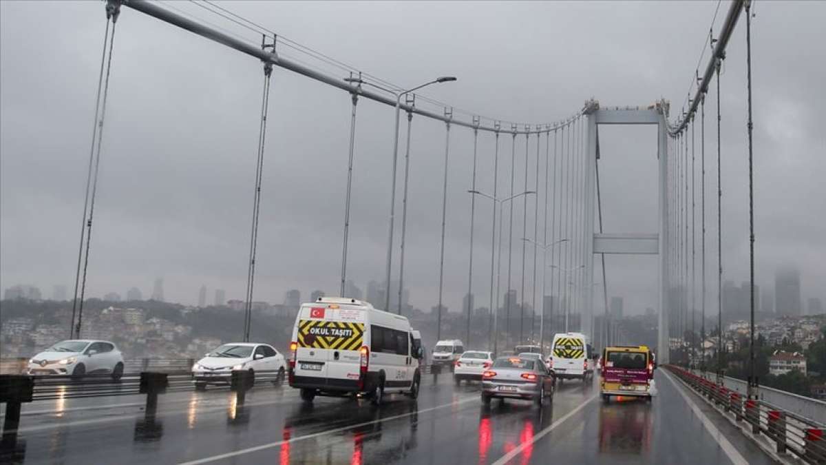 İstanbul'da yağışlı hava etkili oluyor