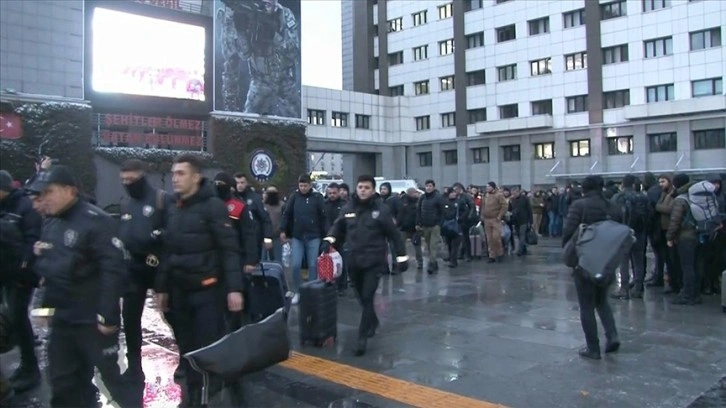 İstanbul'dan gönüllü polisler deprem bölgelerine gitmeye devam ediyor