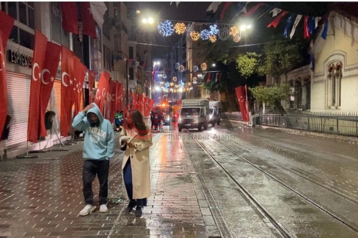 İstiklal Caddesi araç ve yaya trafiğine açıldı