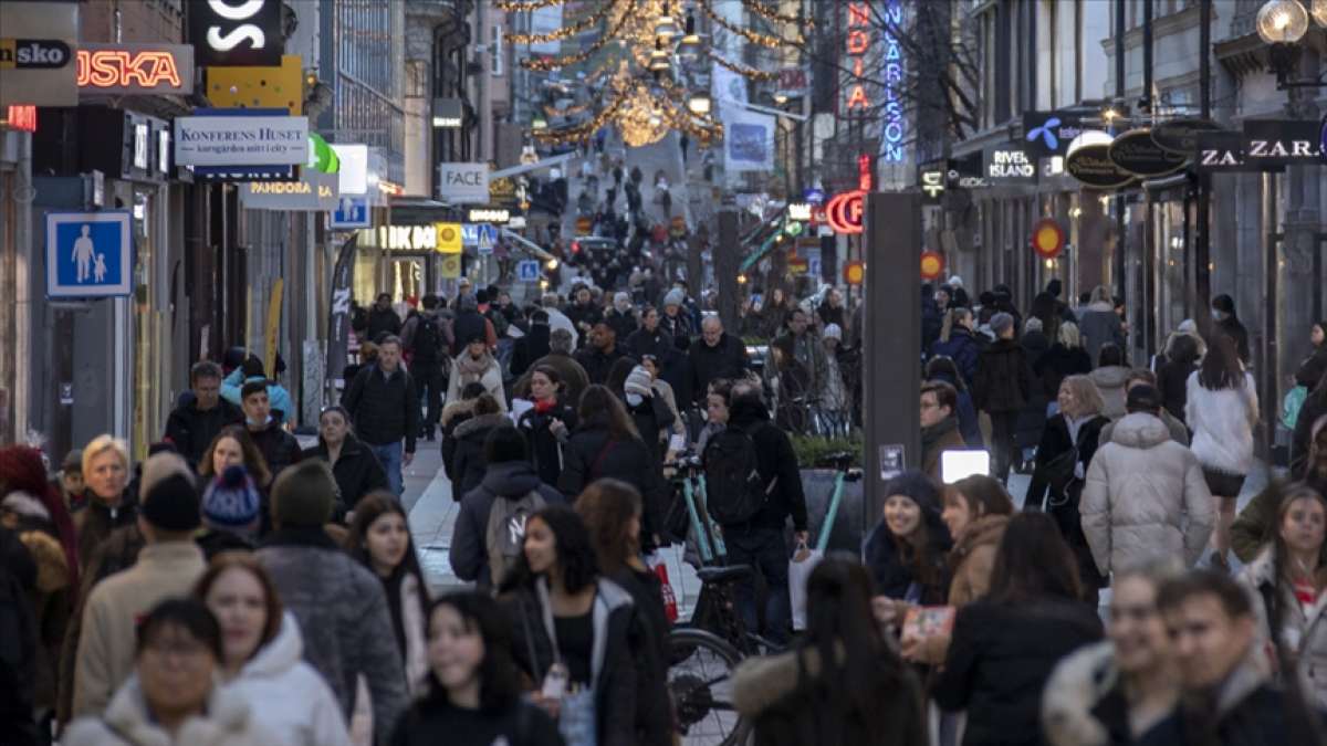 İsveç'te Kovid-19'dan hayatını kaybedenlerin sayısı 12 bini geçti