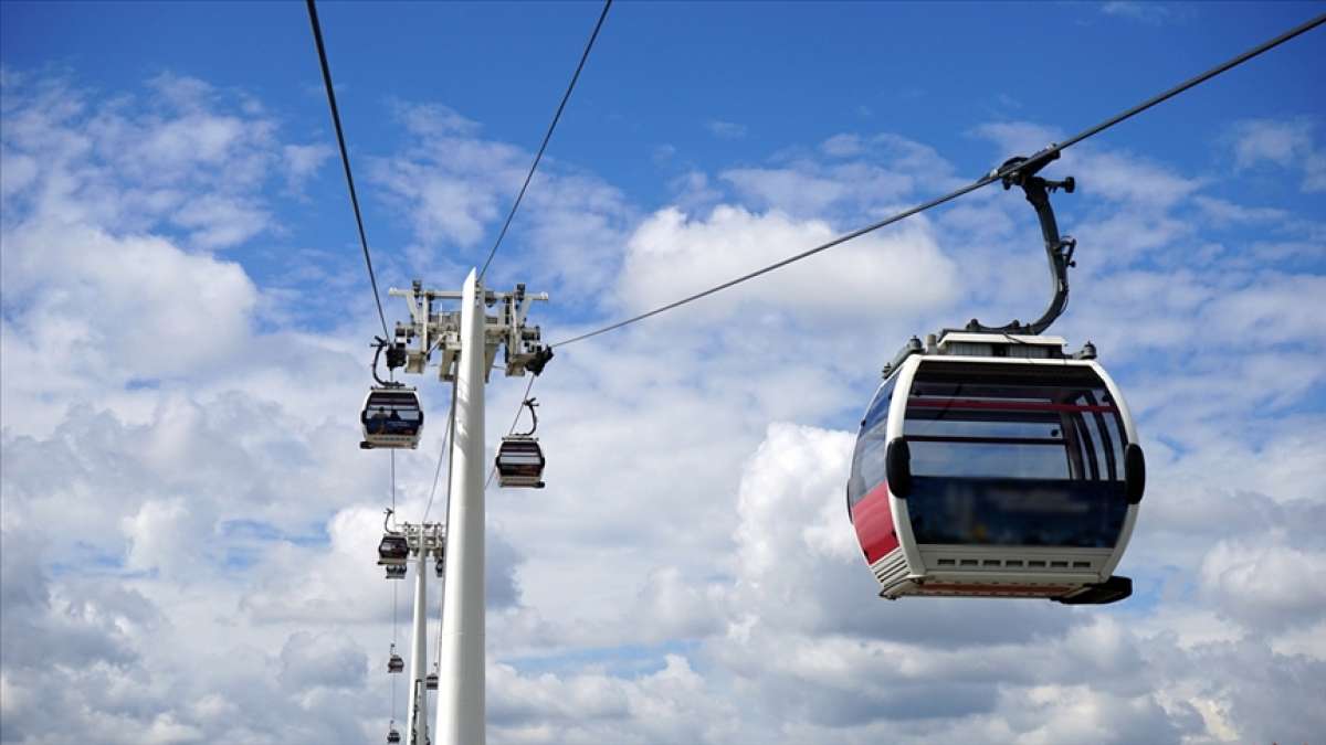 İtalya'da teleferik kabini düştü: 9 ölü