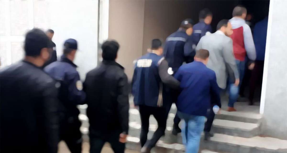 İzmir'de Boğaziçi bahanesiyle izinsiz gösteriye 26 gözaltı