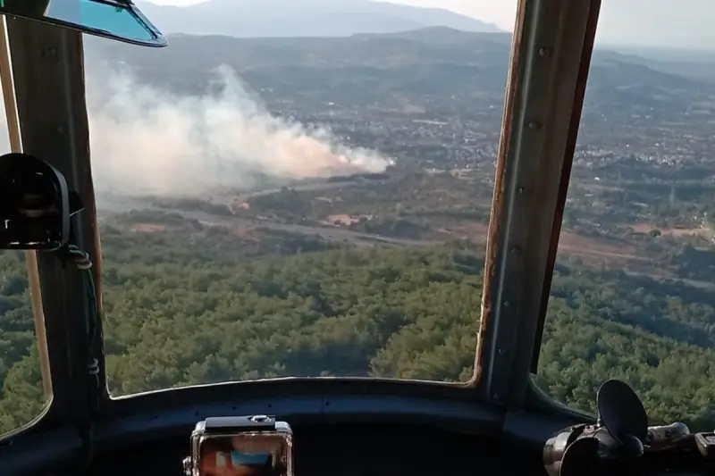 İzmir'de ziraat arazisinde çıkan yangın kontrol altında