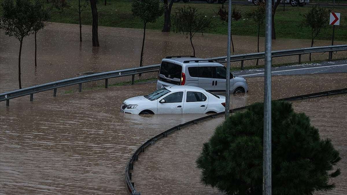 İzmir'deki selde 1 kişi hayatını kaybetti