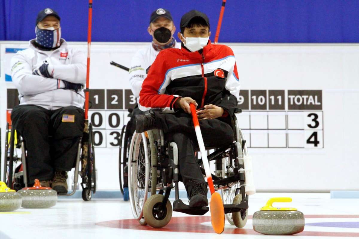 Japonyayı 10-3 yenen Türkiye, Çekyaya 9-4 kaybetti