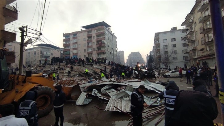 Kahramanmaraş merkezli deprem nedeniyle Güneydoğu'da 5 ilde okullar tatil edildi