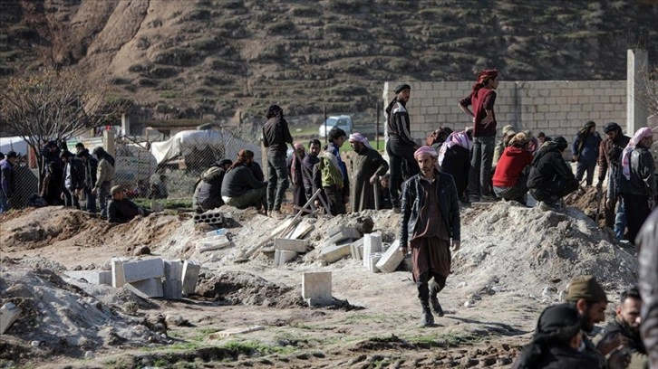 Kahramanmaraş merkezli depremlerden etkilenen Suriye'de arama kurtarma çalışmaları sürüyor