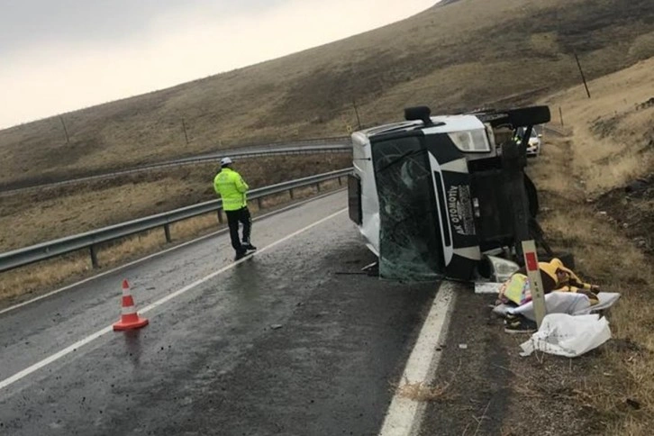 Kahramanmaraş'ta işçi servisi devrildi: 6 yaralı