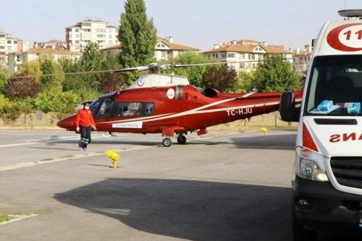 Kalp krizi geçiren vatandaşın yardımına hava ambulansı yetişti