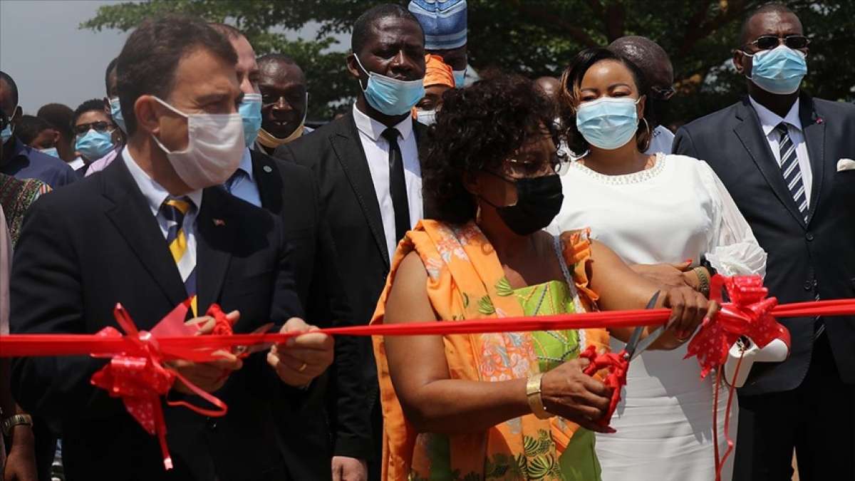 Kamerun'da Türkiye Maarif Vakfı, bilim ve kültür şenliği düzenledi