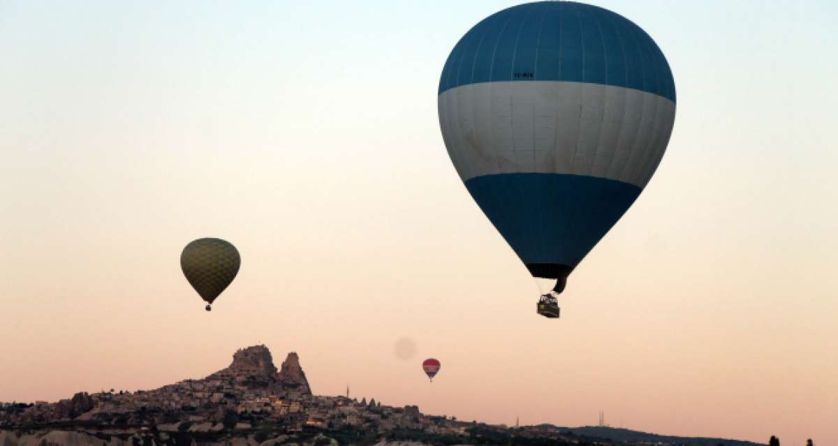 Kapadokya'da olumsuz hava şartları nedeniyle balon turları iptal oldu